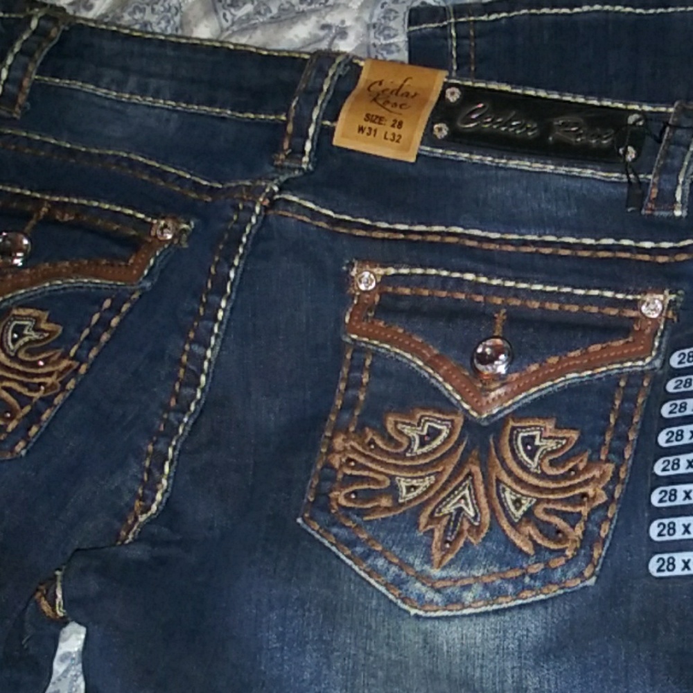 CEDAR ROSE JEANS - Picture 8 of 8